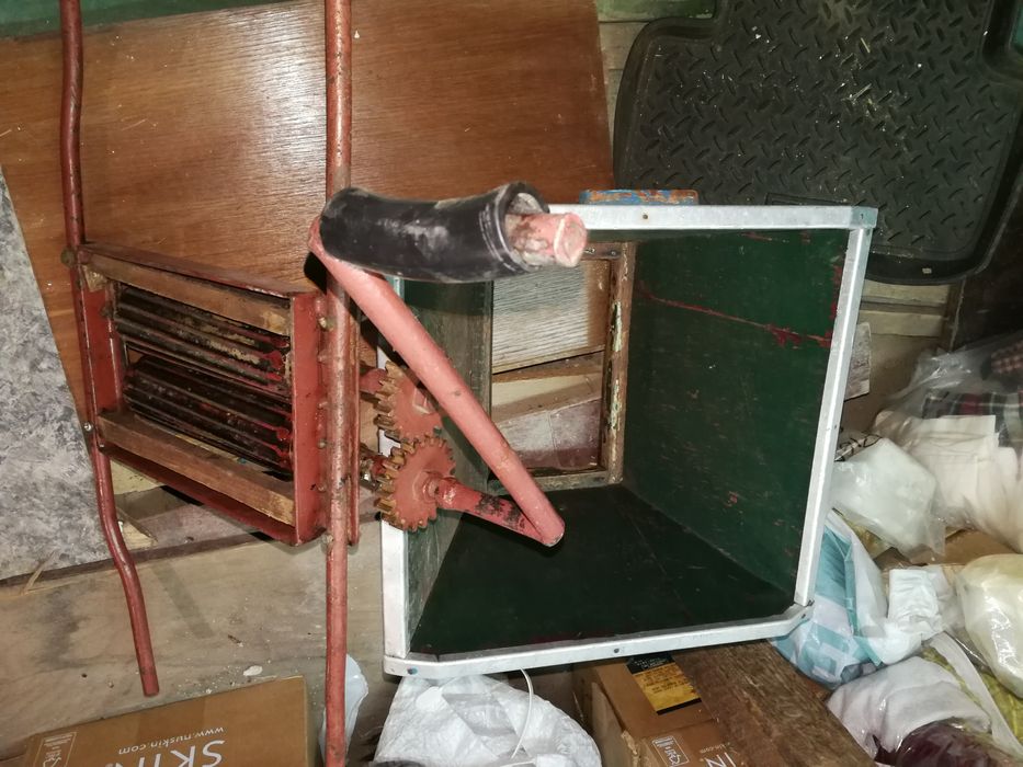 Zdrobitor struguri, uși soba