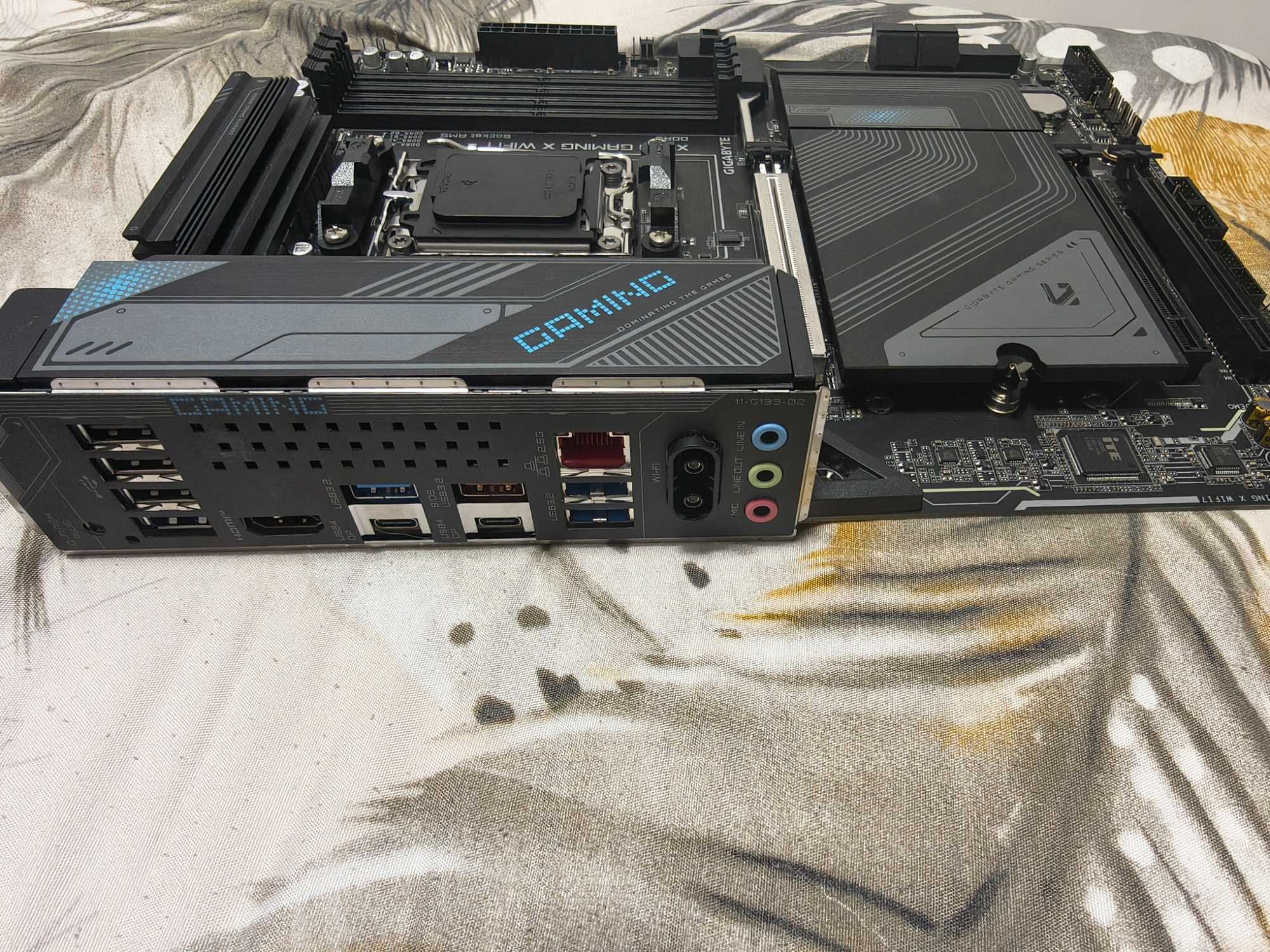 Дъно GIGABYTE X870 Gaming X WIFI7 – Socket AM5