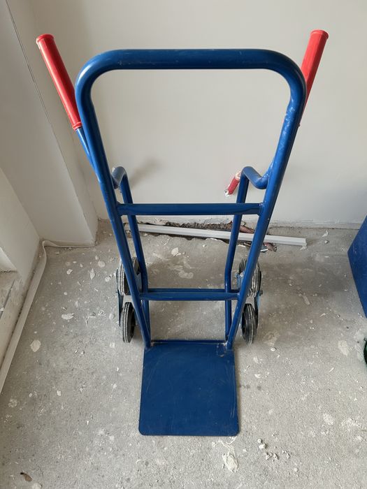 Транспортна количка за стълби