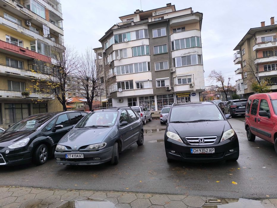 Продава търговско помещение в района на Манастира