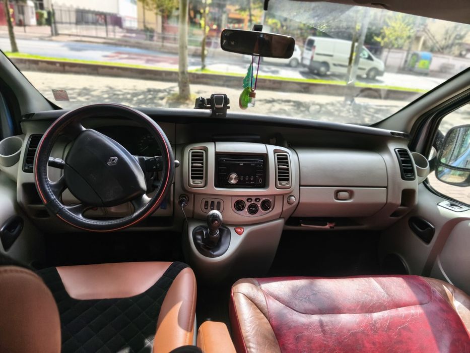 Închiriez Van 8+1 locuri transport persoane, grupuri, muncitori , excu