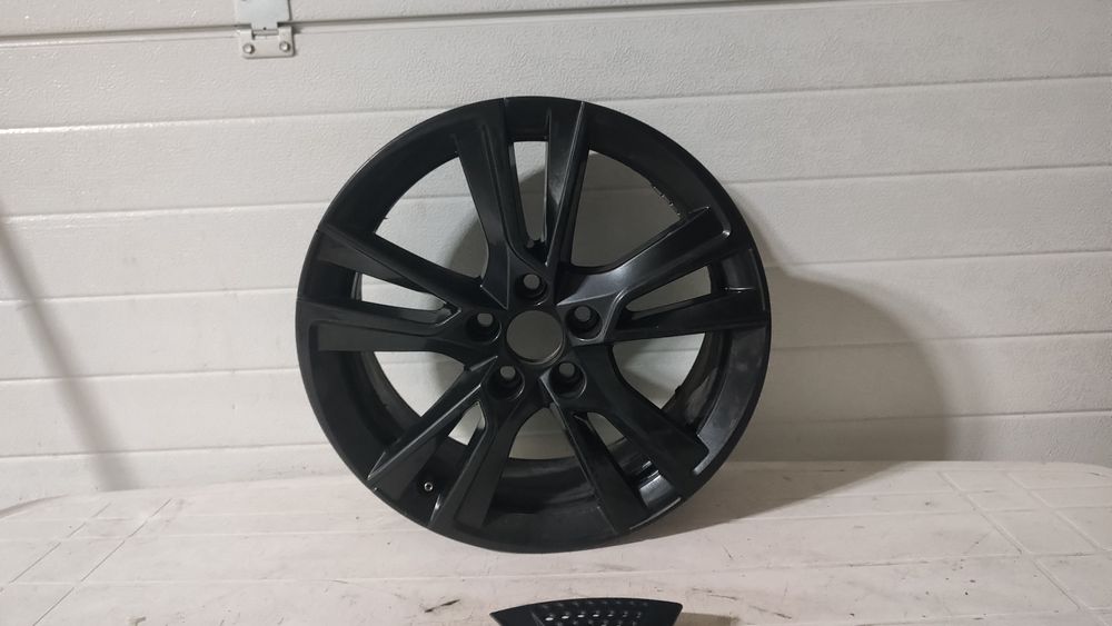 Janta R16 și capac Skoda Fabia 4