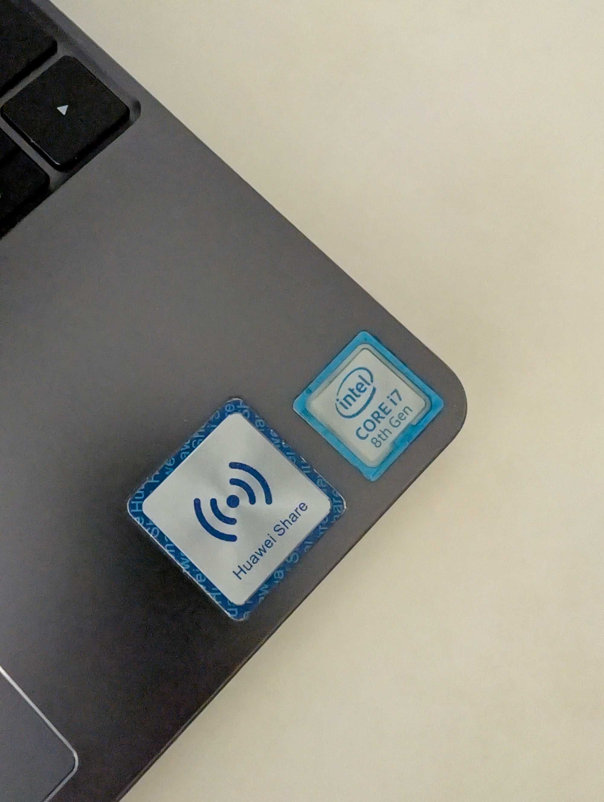 Лаптоп HUAWEI MateBook13
