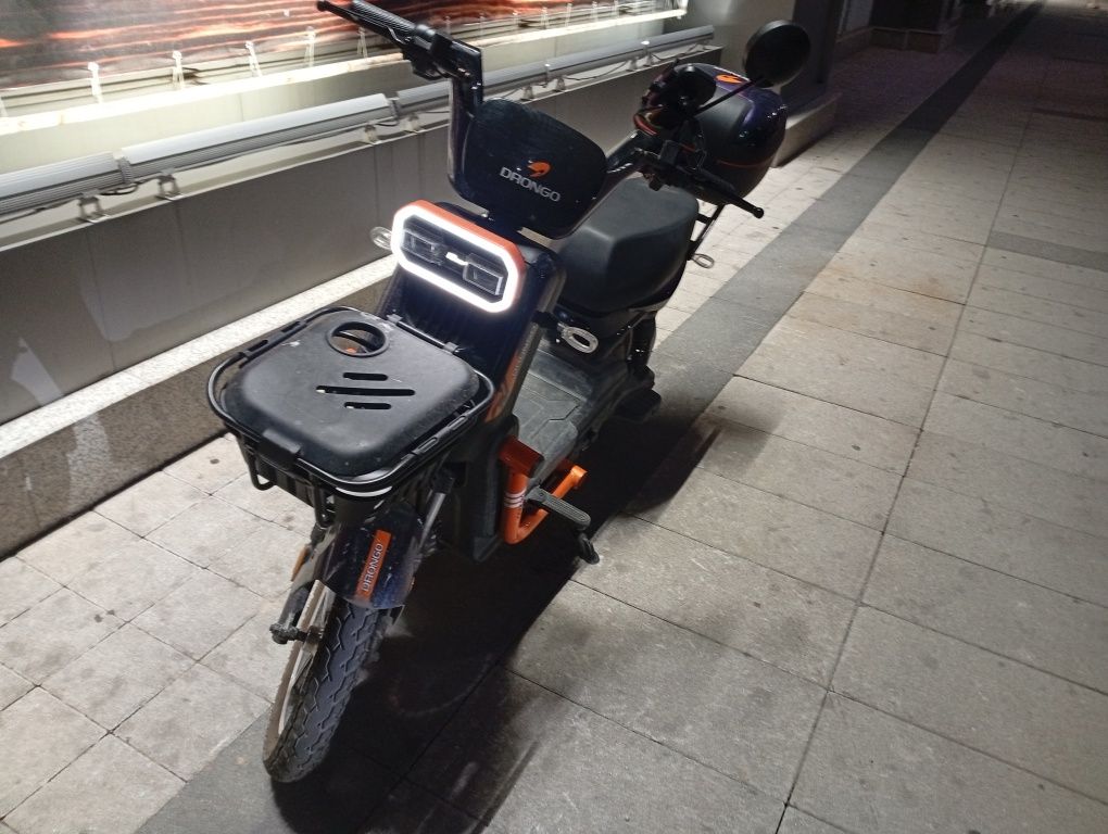 Skuter yangi 900 km