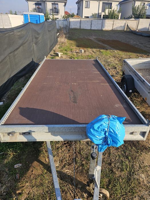 Închiriez platformă Auto 2,700 kg  și remorcă  750 kg