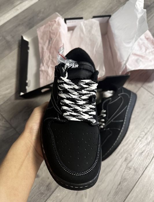 Jordan 1 travis scott black phantom