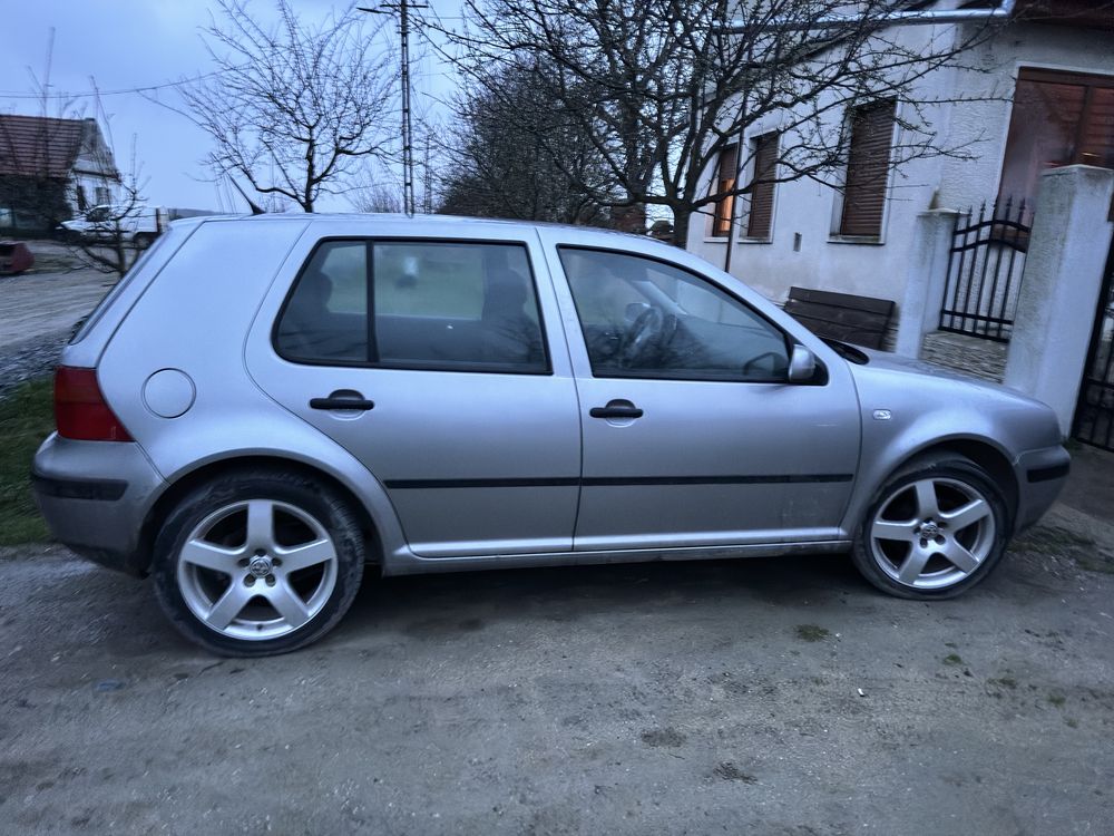 Golf 4 1.6 benzina 2003