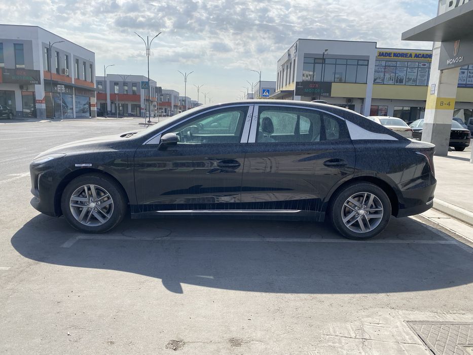 Hongqi E-QM5 500Km Full 2025