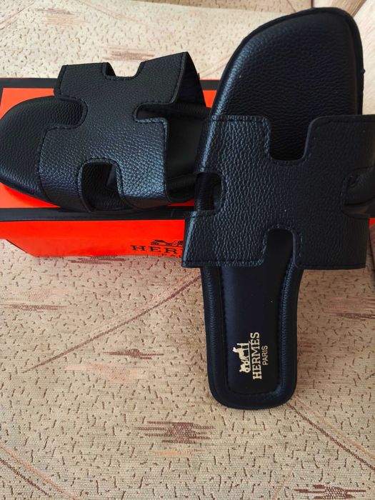 НОВИ,,страхотни дамски чехли еко кожа .