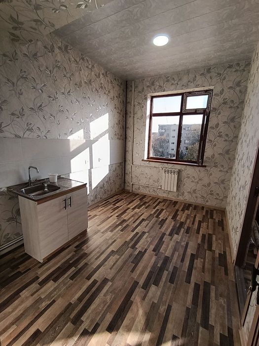 1 xona 2 xona qilingan 3 etaj kvartira sotiladi. 60m²