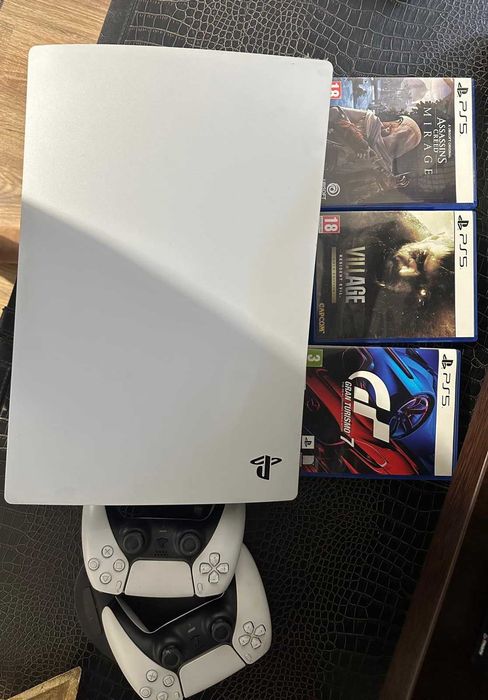 PS 5 cu CD ca nou cu jocuri. Impecabil