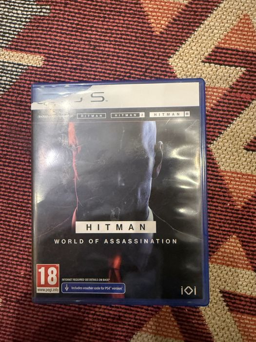 Hitman world of assassination на пс5 и God of war 3 обнавленная версия