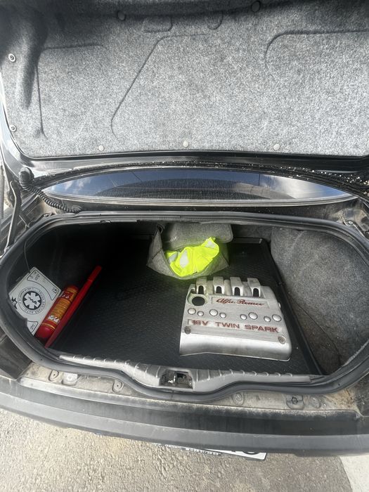 Vand Alfa romeo 2000 2.0 benzina sau schimb cu atv