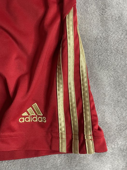 Pantaloni scurti Adidas Fire. Mariema M