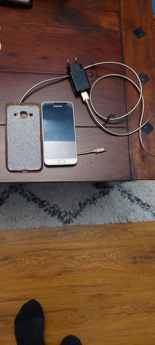 Vând 3 telefoane Samsung J7,J5,J3