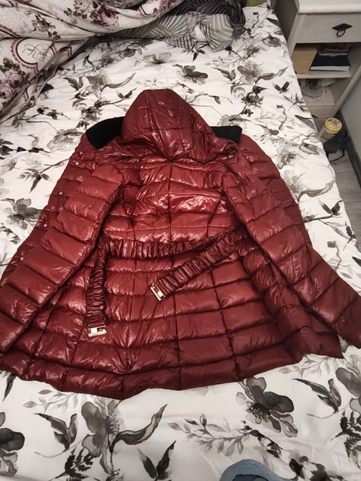 Geaca Herno marimea L
Nou fără eticheta 
Trimit prin curier