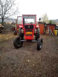 Tractor Universal 650