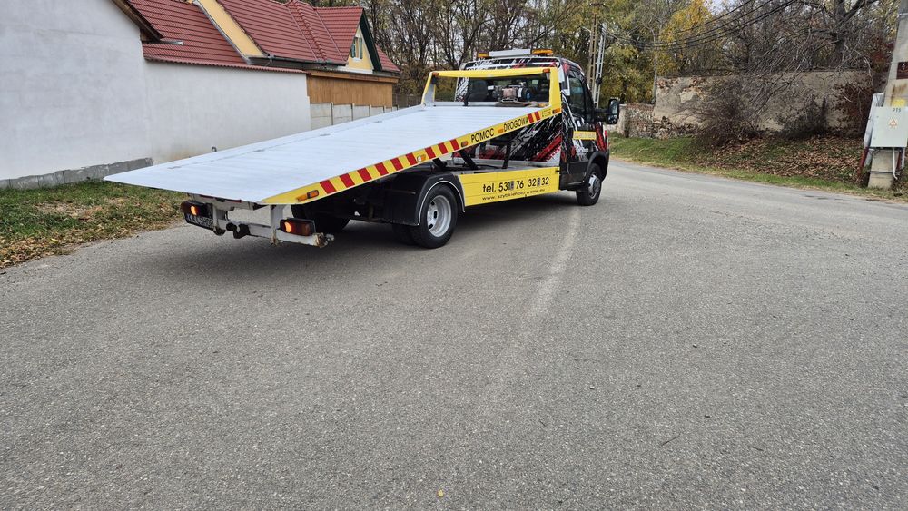 Iveco daily 35c15 Platou hidraulic pe cutie  3500 kg