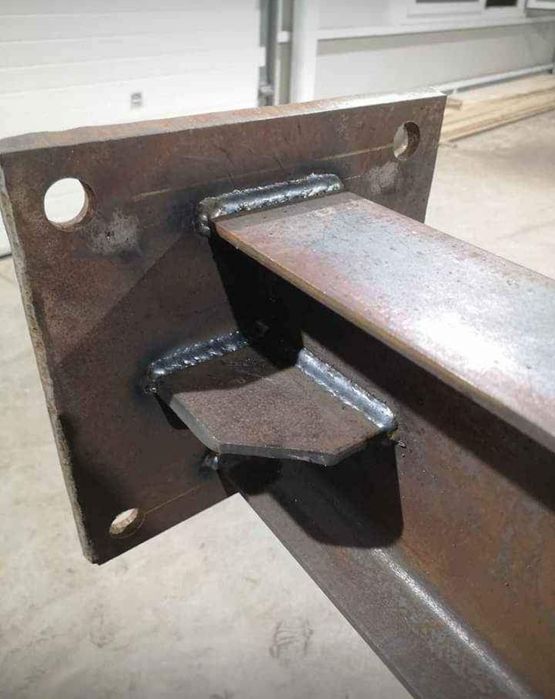 Vand hala de 10x45x3 confectionata din profile ipe .