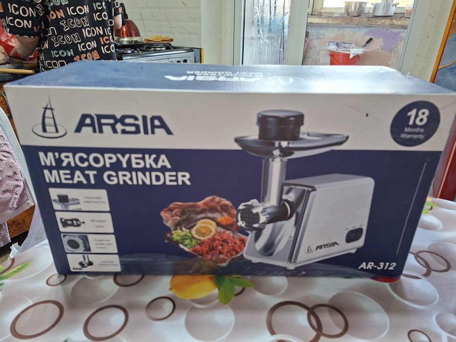 Продаю электро мясорубка