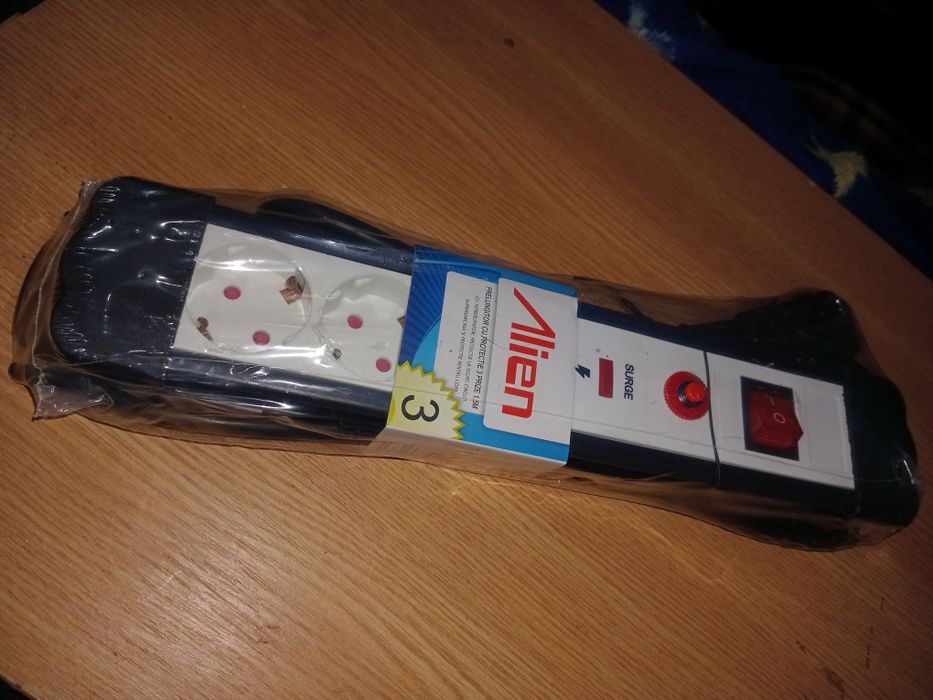 Prelungitor cu protectie 3 prize