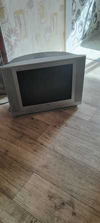 Телевизор LG продам.