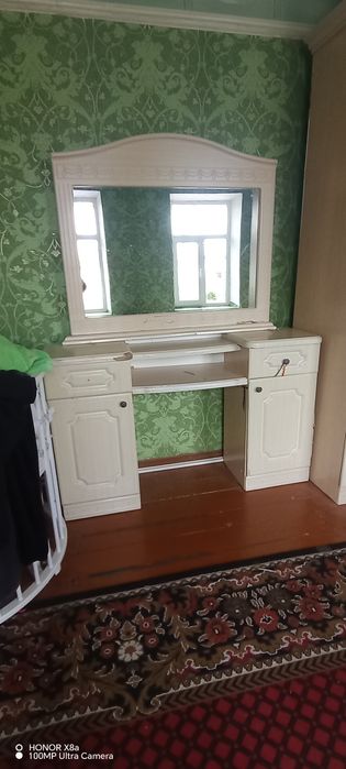 Мебель сотилади састаяняси яхши 1 миллионга бераман