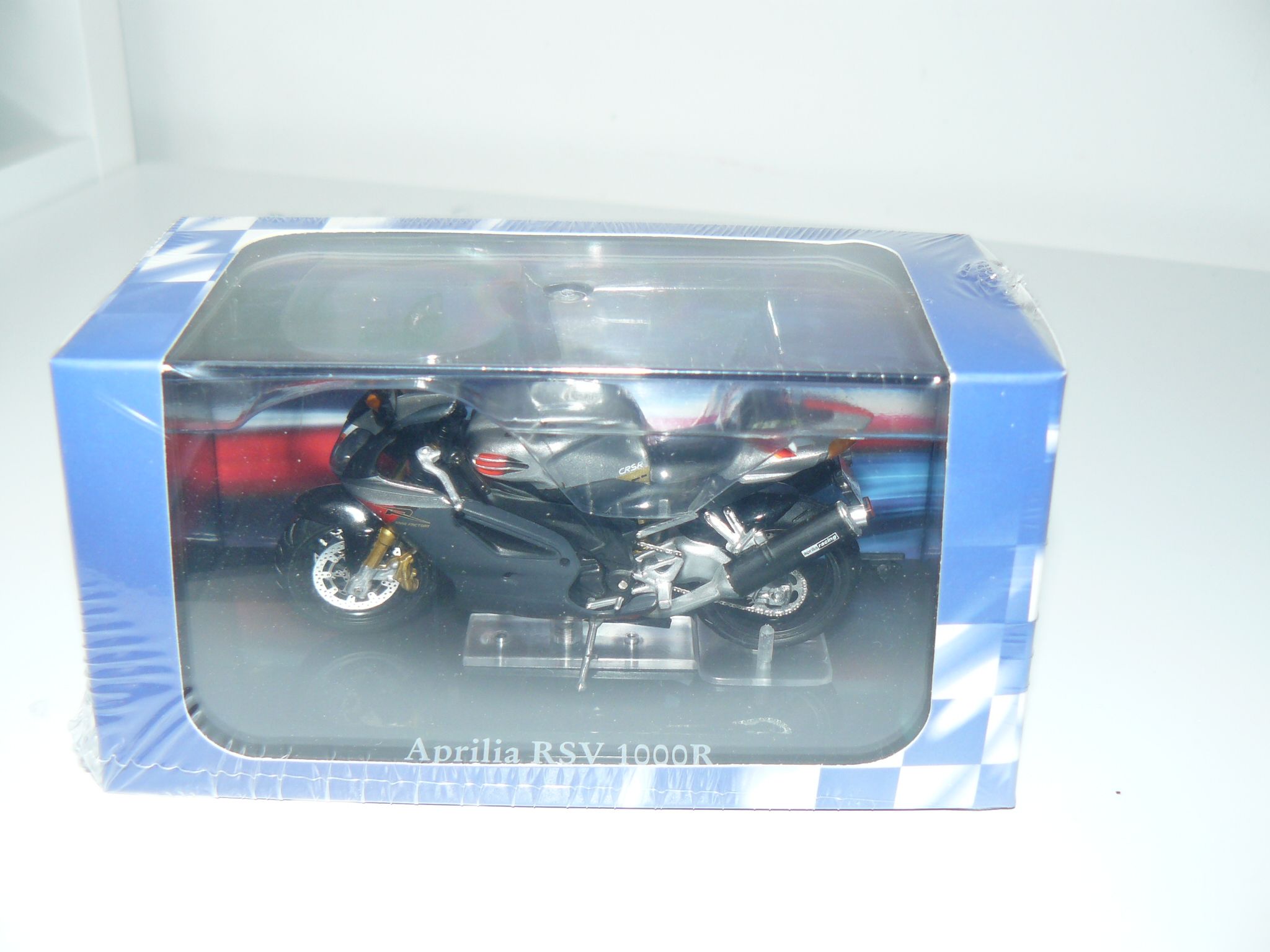 Macheta Moto APRILIA RSV 1000 R, Noua in Cutie,Scara 1:24