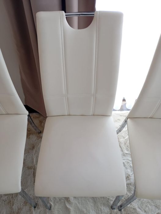 4 трапезни стол - общо 140 лв.