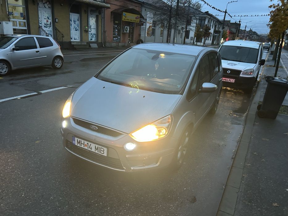 Vand sau schimb ford s-max