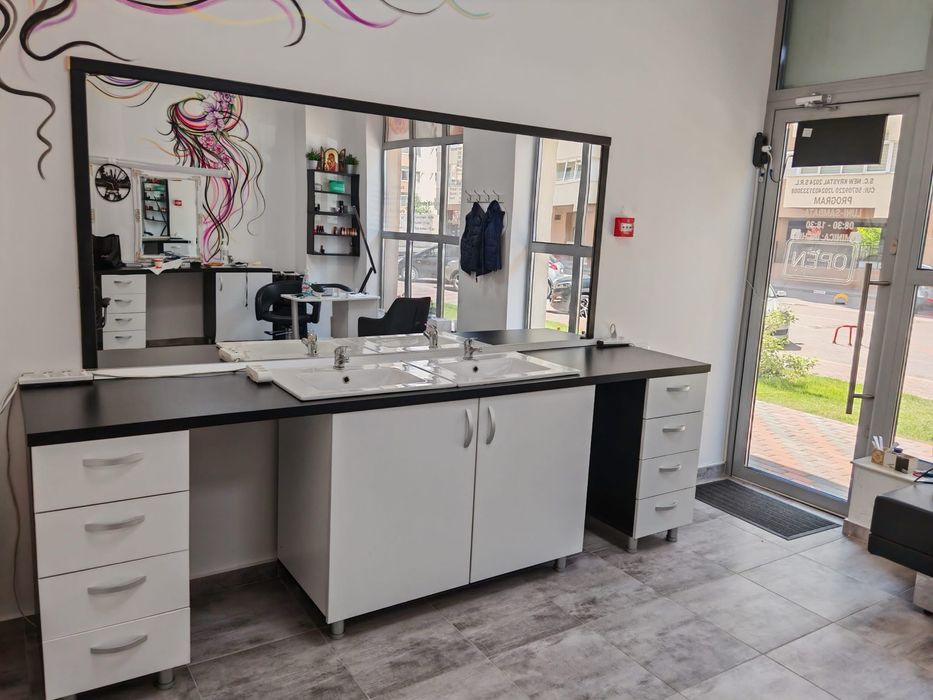 Cautam Nail Artist, Make-up Artist, Frizer