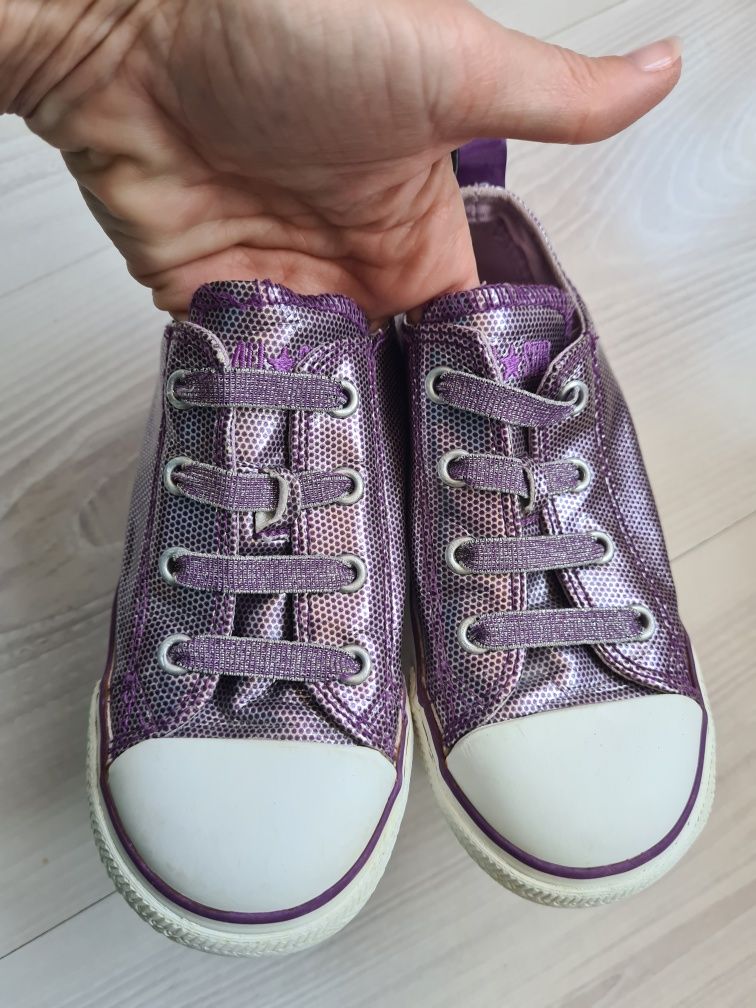 Tenisi Converse 25 cu 16.5 cm interior