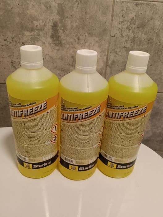 3 litri Antigel concentrat Antifreeze. La 60 lei.