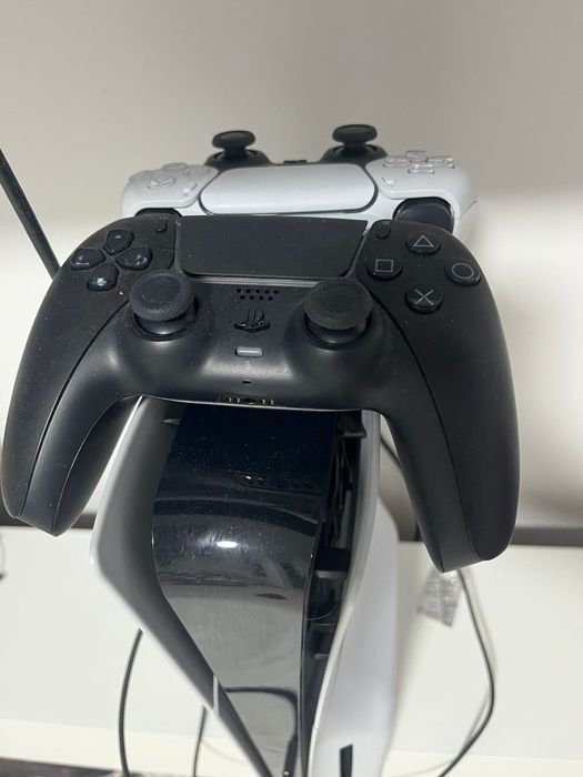 Play-Station 5 slim edition 1 TB + 2 controllere