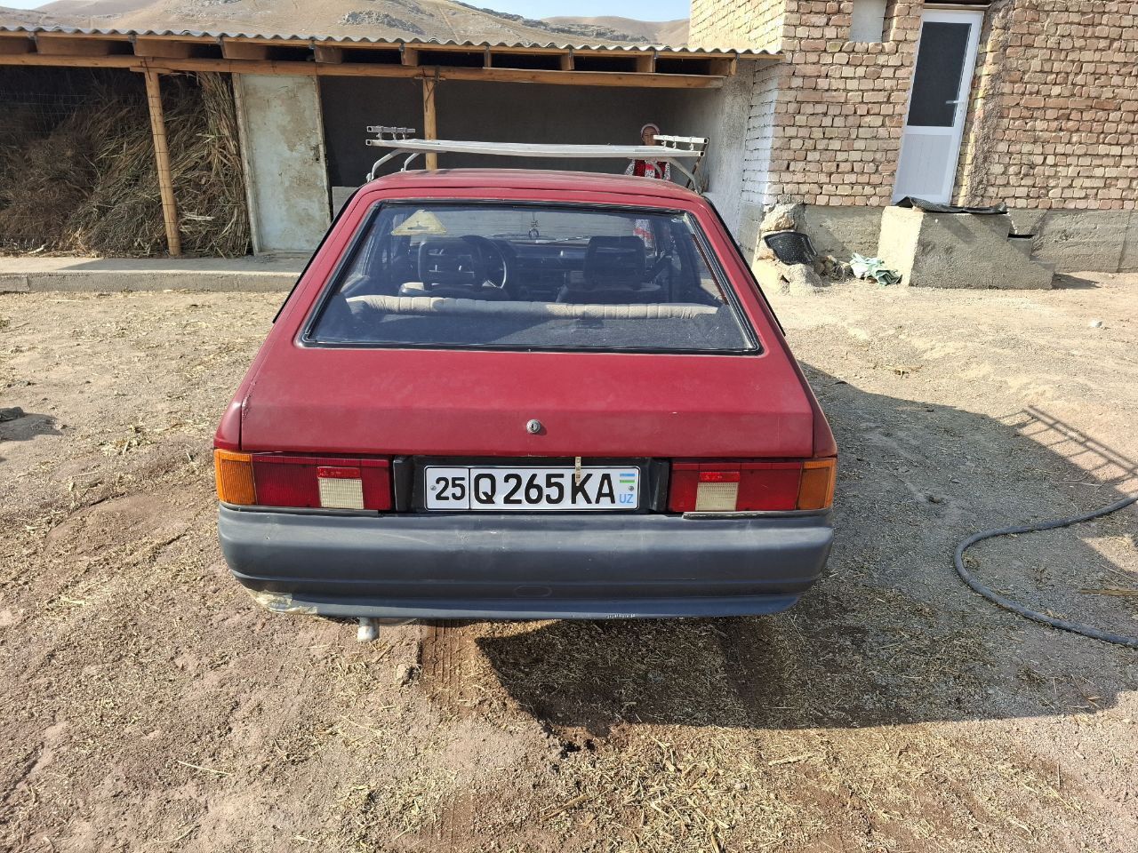 Mashina sotiladi