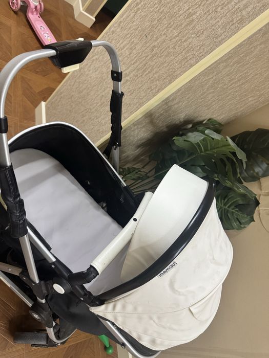 Коляска 2 в 1 прогулочная и лежащая