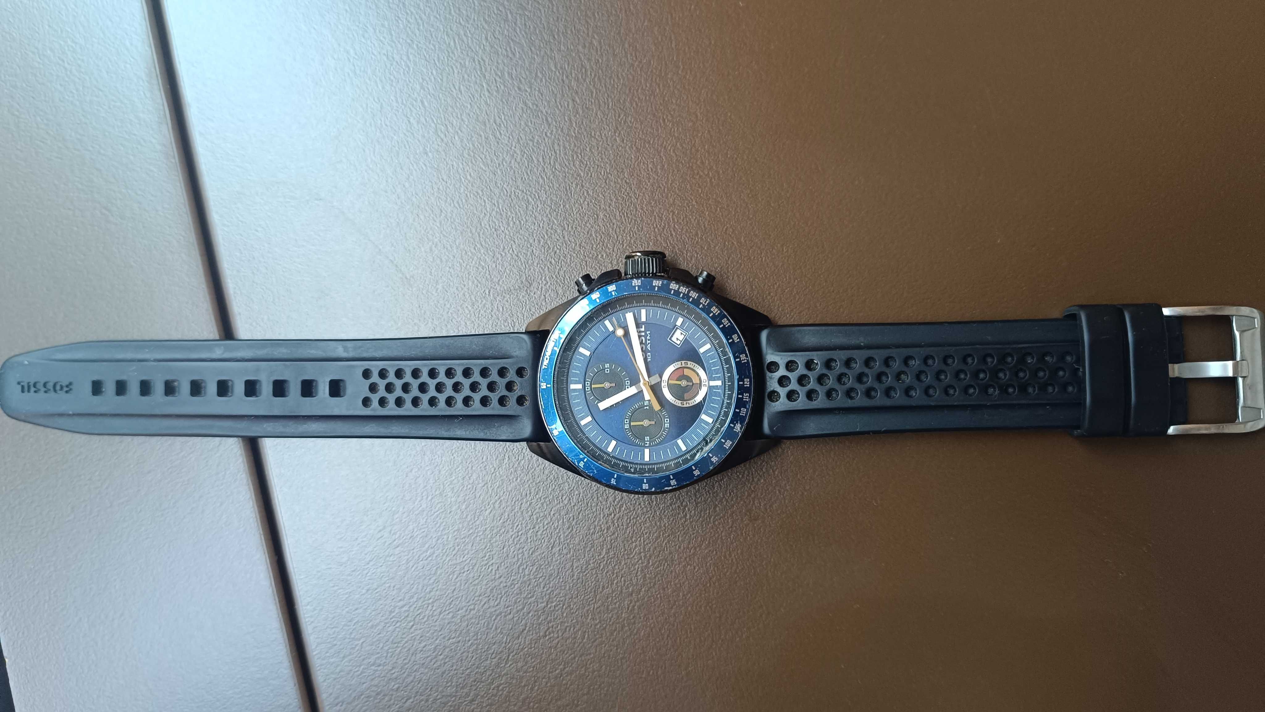 Часовник Fossil Decker CH2879