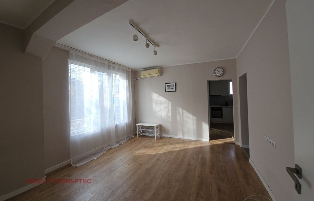 Продава се Тристаен апартамент в София, Лозенец - 65 кв.м за 4062 €/кв.м - Снимка #1