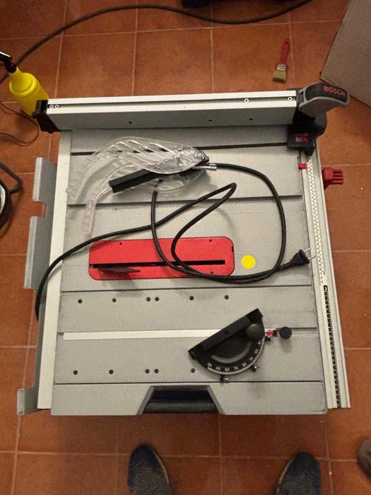 Fierăstrău circular de masă Bosch Professional GTS 10 XC