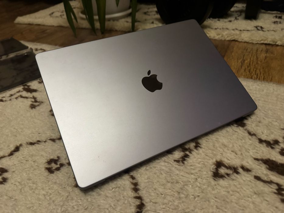 16” Macbook Pro M1 Max 64GB 10cpu/32 gpu 1TB SSD