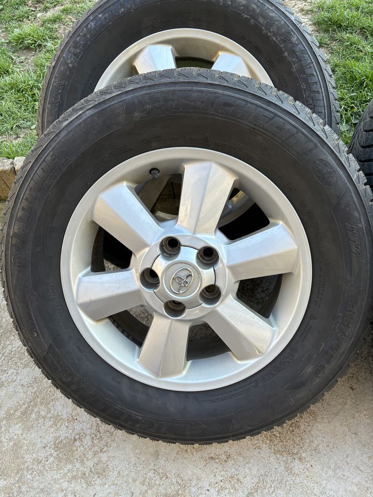 Оригинални джанти с гуми за Toyota RAV 5x114.3x16