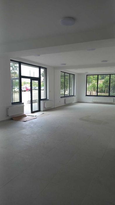 Vand Spatiu Comercial