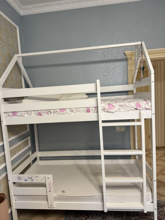 Продам двухяростную детскую кровать