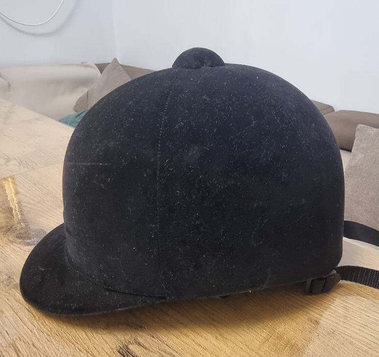 Дамски каски за езда