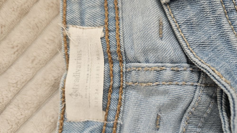 Blugi Stradivarius mărimea 34