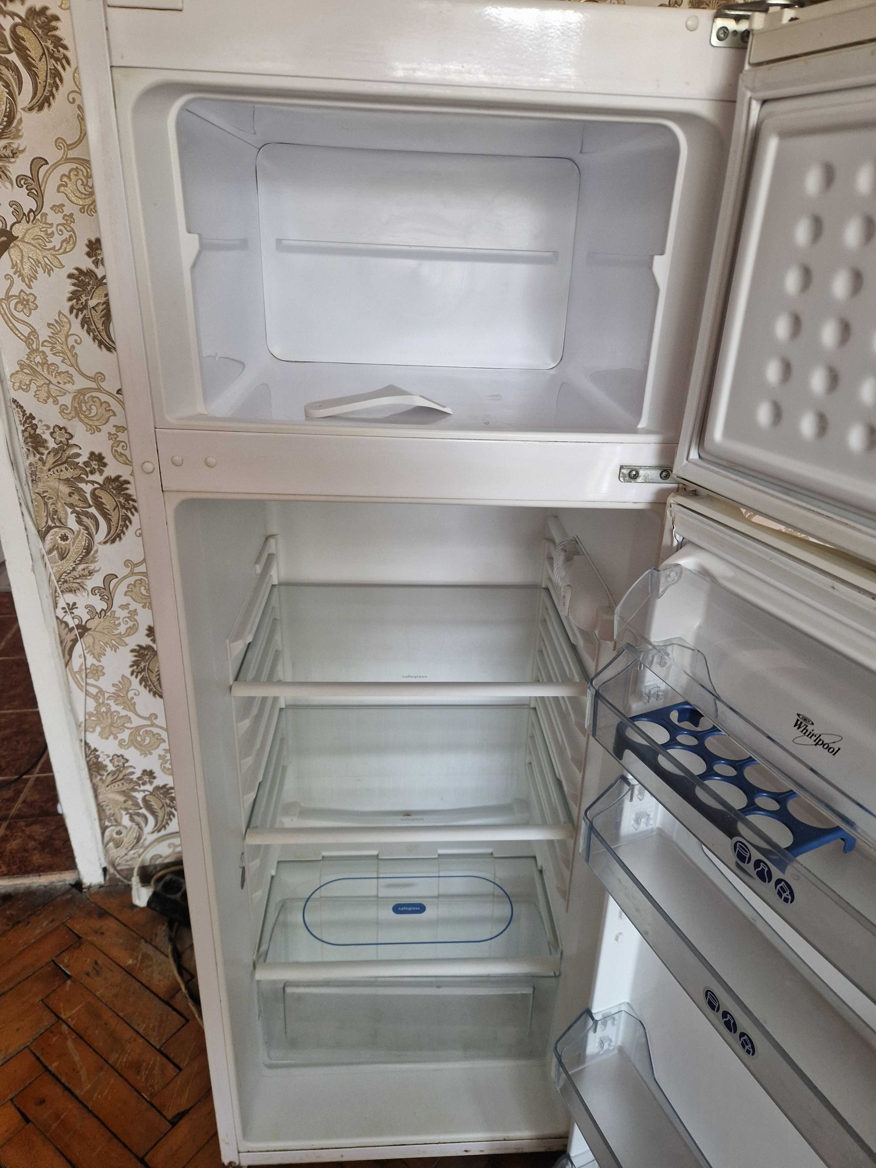 Хладилник с камера