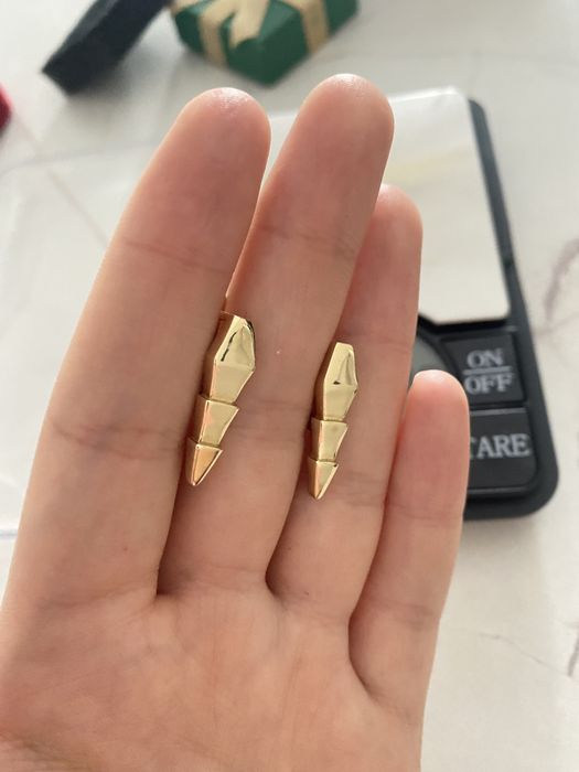 Продаю новые серьги-змейки Bvlgari