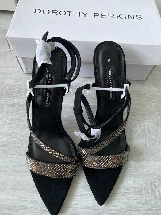 Dorothy Perkins черни сандали на ток 39