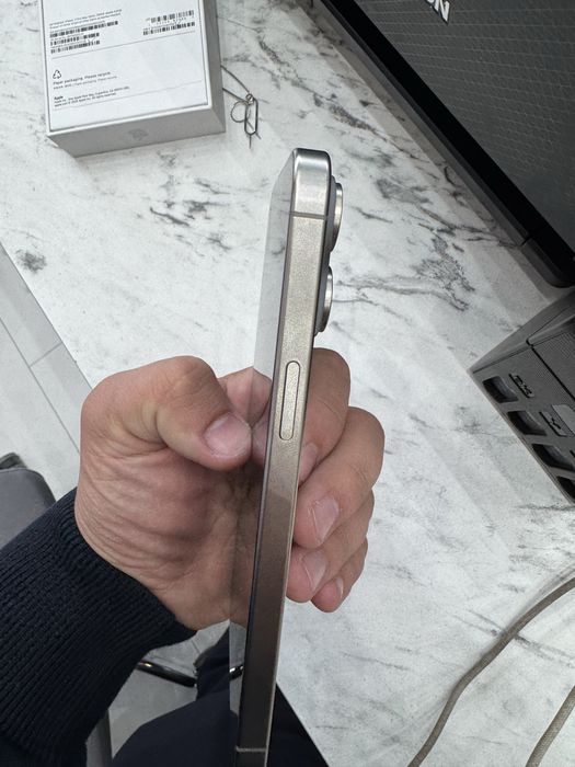 iPhone 15 Pro Max natural 256Gb 84%