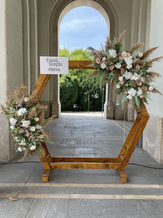 Cabina foto  platforma 360 videobooth photobooth aranjamente florale